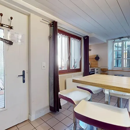 Le Petit Paradis - Joli T2 Idéalement Placé Au Pied Du Chateau *